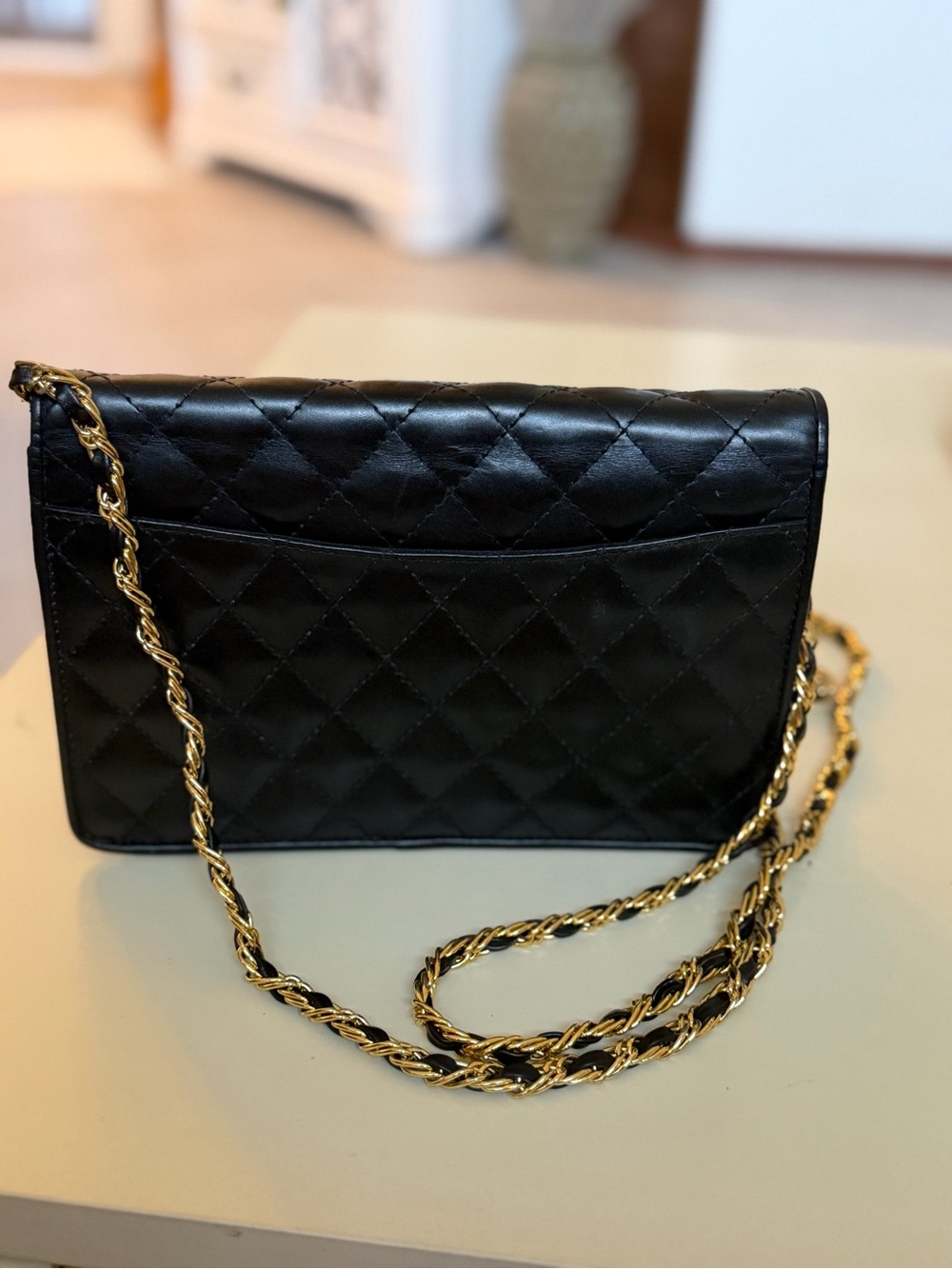 Vintage Quilted Black Chain Crossbody Bag - Picture 4 of 13